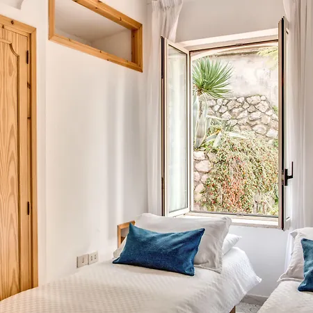Gocce Di Capri Aparthotel 4*