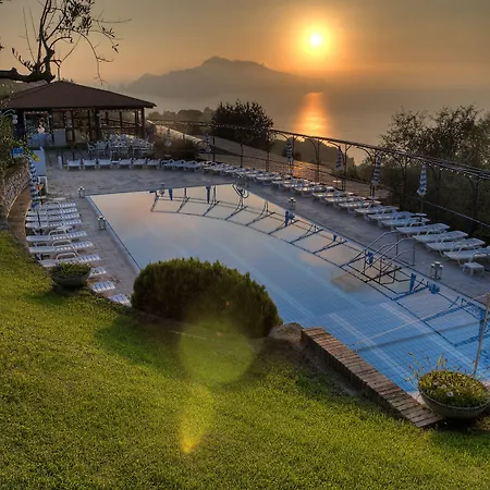 Gocce Di Capri Aparthotel 4*