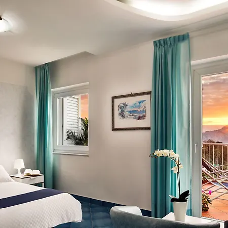 Apartmanhotel Gocce Di Capri 3*