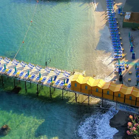 Gocce Di Capri 3*