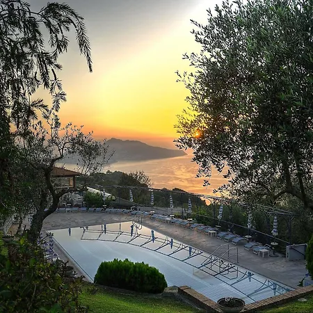Gocce Di Capri Apartmanhotel