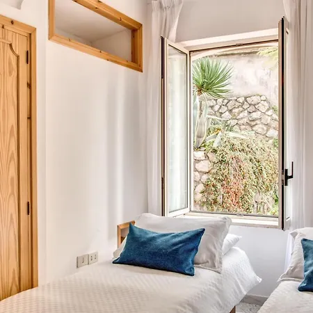 Gocce Di Capri Aparthotel 3*
