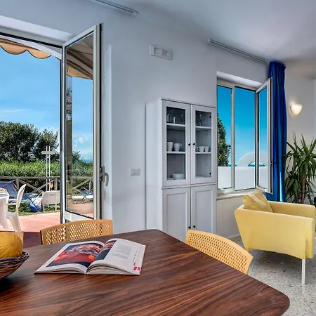 Aparthotel Gocce Di Capri 4*