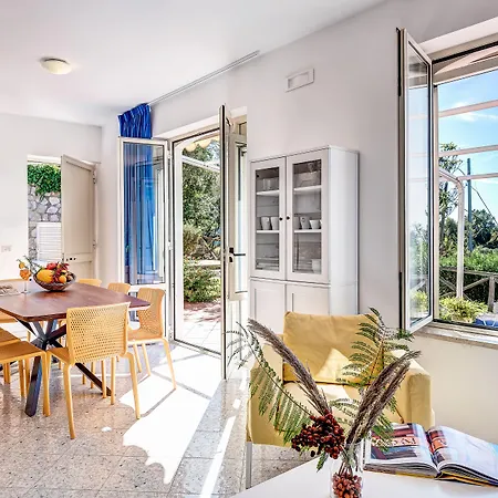 Aparthotel Gocce Di Capri Massa Lubrense